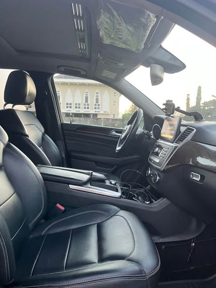A picture of 2018 Mercedes Benz GLE350