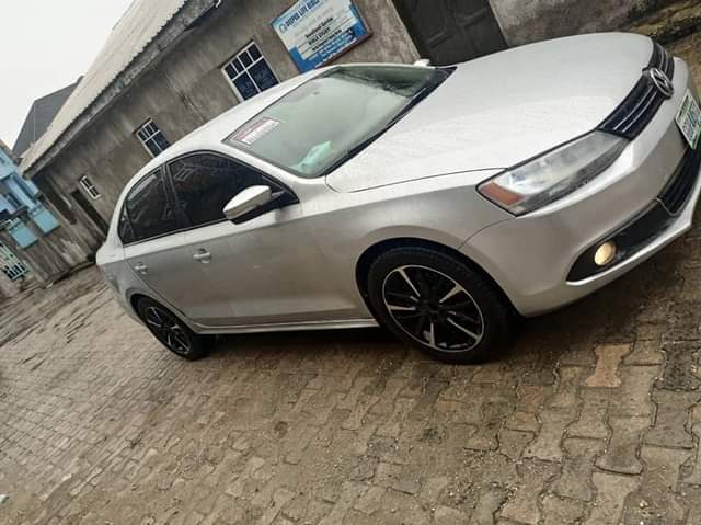 A picture of BELGIUM STANDARD Volkswagen Jetta 2012
