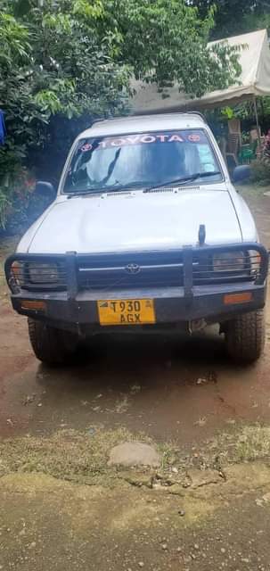 A picture of Hilux 2 8