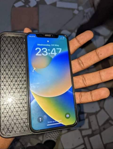 A picture of IPHONE X