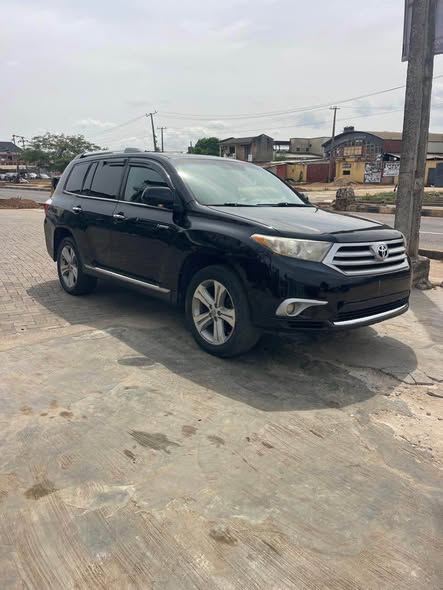 A picture of Toyota Highlander Limited 2012 Foreign used N14 900 000 00