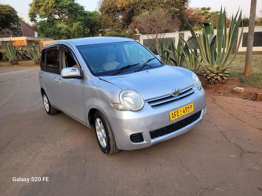 used toyota sienta