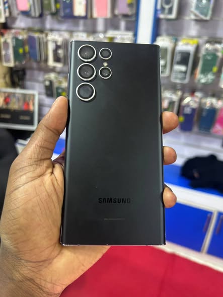 A picture of Samsung galaxy s22 ultra 128gb
