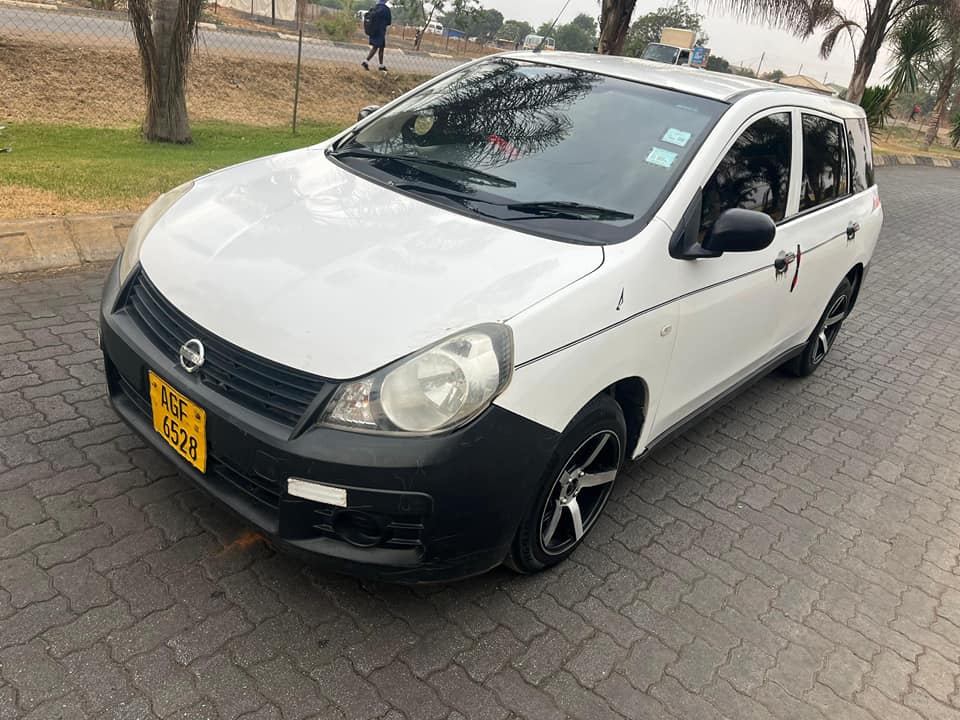 A picture of Nissan AD van 0773405584