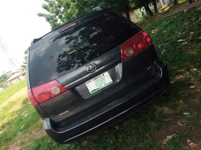 A picture of 2007 Toyota Sienna V6