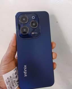 A picture of Infinix Hot 40 pro 256GB Rom 16GB Ram Watsapp call