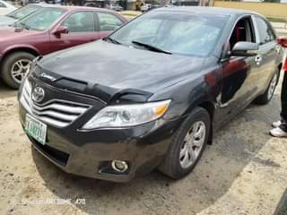 A picture of Toyota Camry 2011 model first flashing Engine Gear super sharp
