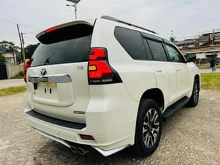 A picture of Toyota landcruiser