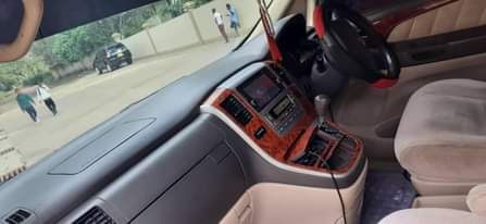 A picture of Toyota alphard
