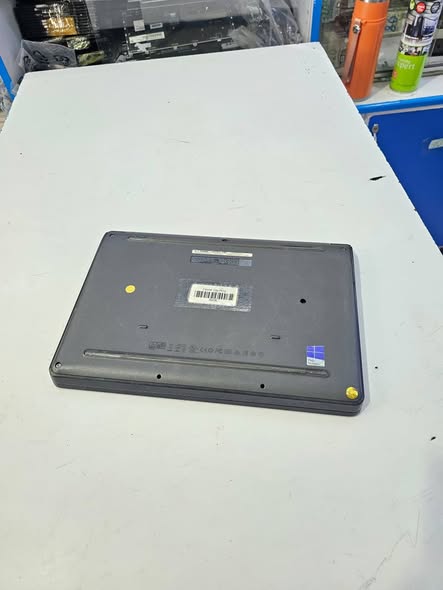 A picture of Dell latitude 3160
