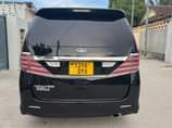 A picture of Toyota Alphard vellfire
