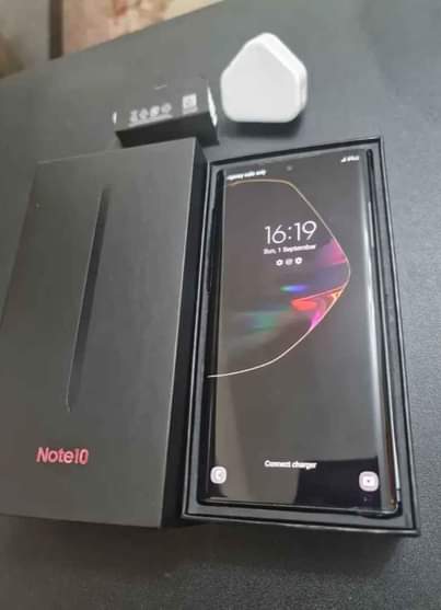 A picture of SIMU MPYA IKO KWA BOX SAMSUNG NOTE 10 PLUS LINE