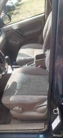 A picture of NEATLY USED TOYOTA RAV 4 2002