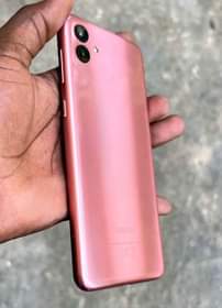 A picture of Samsung galaxy a04 64gb T shs 125 000 tu