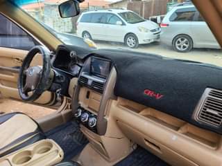 A picture of Tokunbo Standard Honda CRV 2005