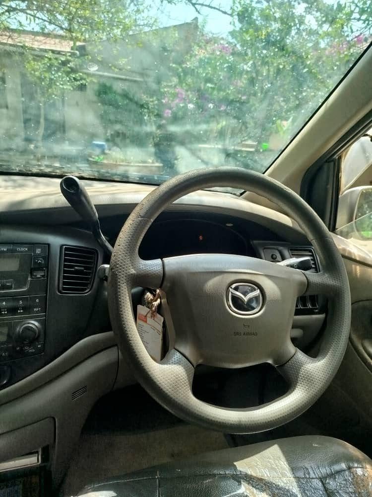 A picture of 2000 Mazda MPV