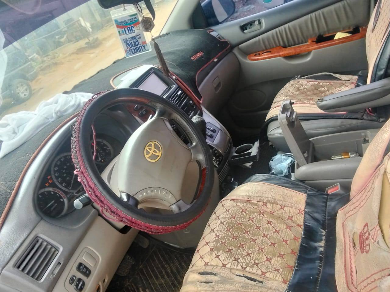 A picture of Toyota sienna buy and drive last price is 3 6m