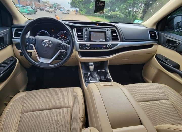 A picture of Foreign Used 2015 Toyota Highlander Model