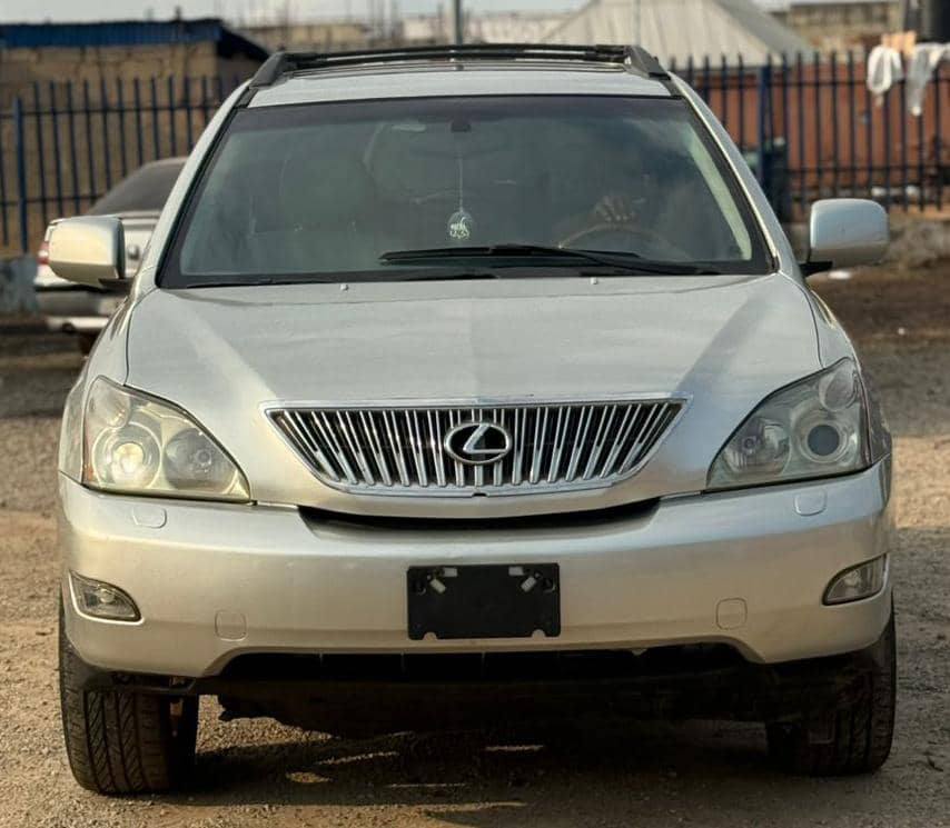 A picture of LEXUS RX 350