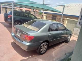 A picture of Toyota Corolla 2004