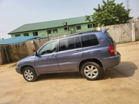A picture of 2004 Toyota Highlander