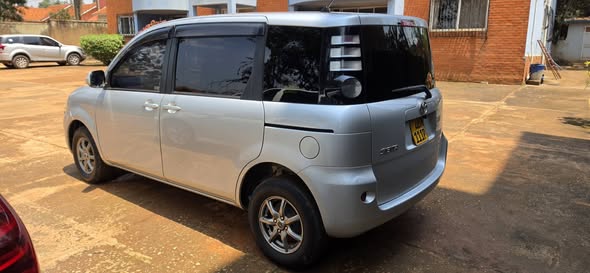 A picture of Toyota Sienta 2008 model Indian Used and Well maintained Car