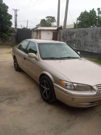 A picture of Toyota Camry 2001 registered first body pan 2.150m last
