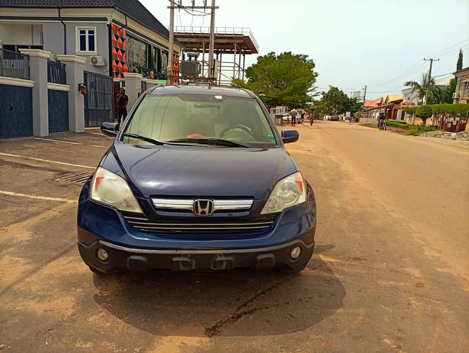 A picture of Distress alert super sharp Honda CRV 2008 model for sale.