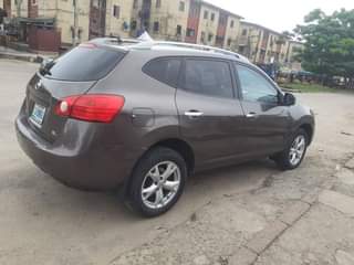 A picture of 2010 NISSAN ROGUE
