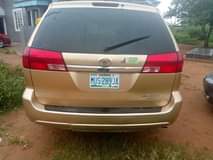 A picture of Registered 2004 Toyota sienna le
