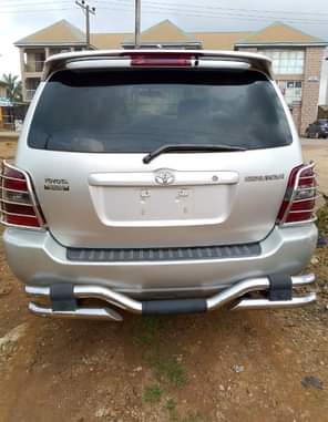 A picture of Danny Yung Smart Autos Neatly Used Toyota Highlander 06 v4