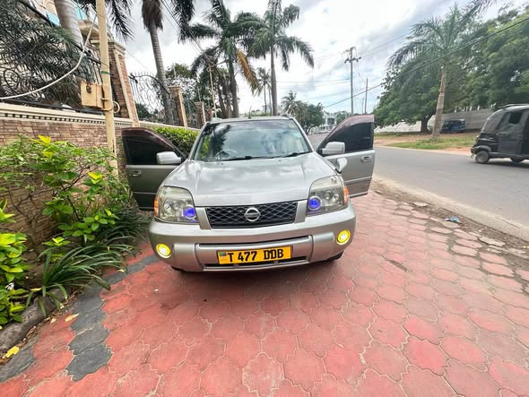 A picture of NISSAN X TRAIL OLD