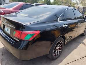 A picture of 2008 model Es 350 With very sound engine And gear