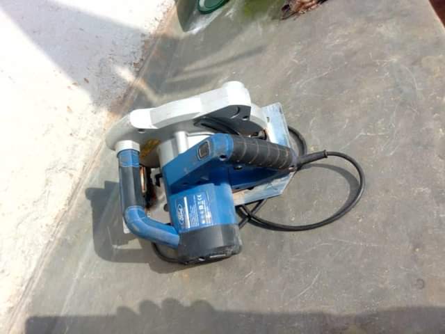 Buy &.