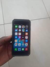 A picture of iPhone 8 Storage 256gb Figure print clear Battery 80 Everything