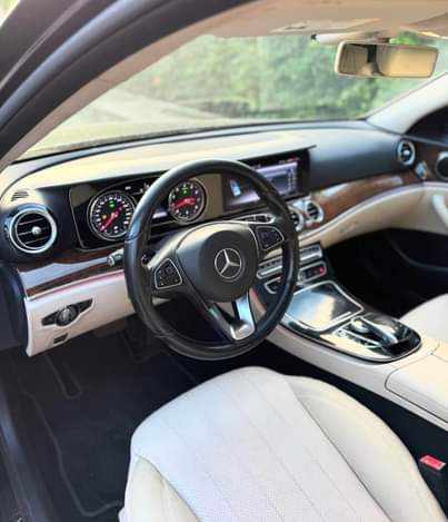 A picture of Mercedes E300