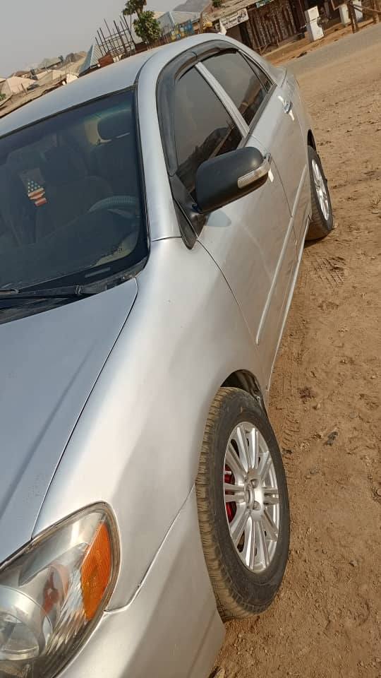 A picture of EXTREMELY CLEAN USED TOYOTA COROLLA 03 04 FOR SALE 