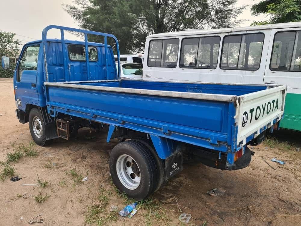 A picture of TOYOTA DYNA
