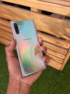 A picture of Samsung note 10 5G