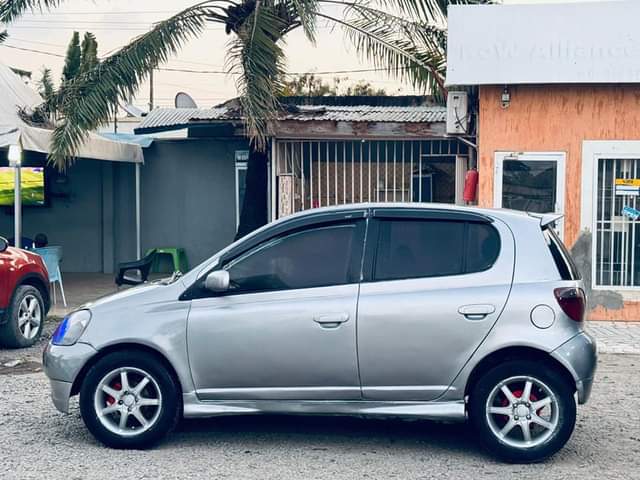 A picture of VITZ OLD