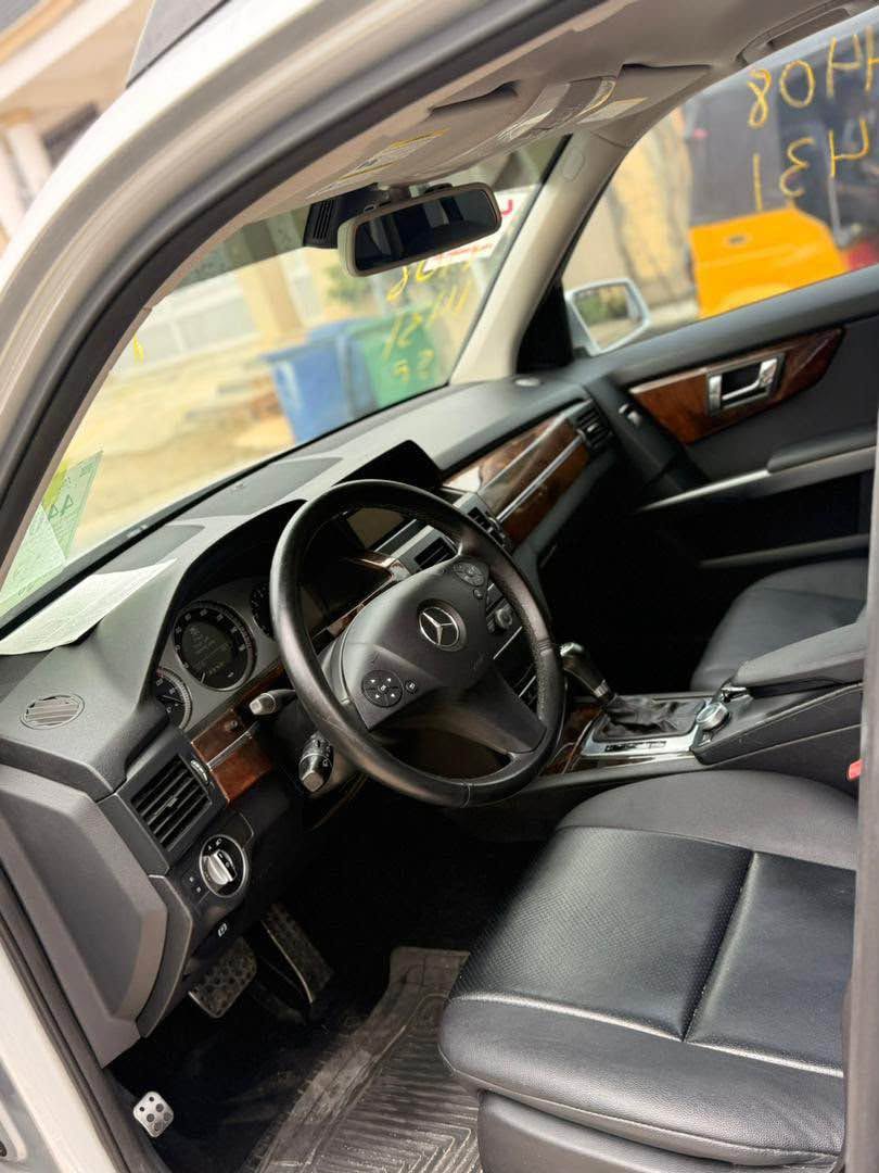 A picture of DIRECT BELGIUM MERCEDES BENZ GLK350 2011