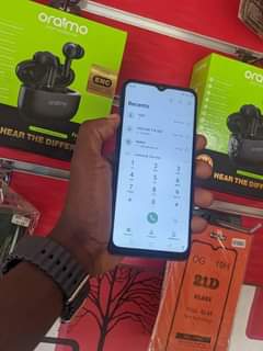A picture of Infinix hot12i