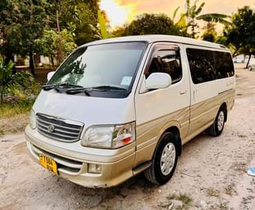 A picture of Hiace custom inatumia mafuta na gesi 