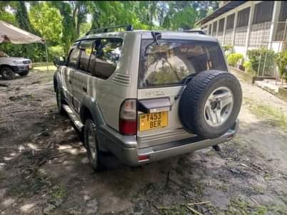 A picture of Land cruiser Prado for sale 0685136087