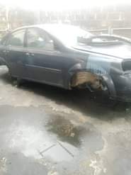 A picture of This motor is 23piecs for sale 15 has engine 8