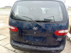 A picture of Hyundai H1 Bus Manual Drive Carburator Engine First Body Pan