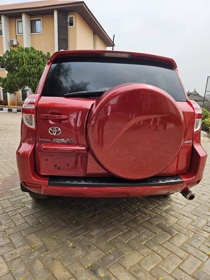 A picture of Toyota Rav4 2011