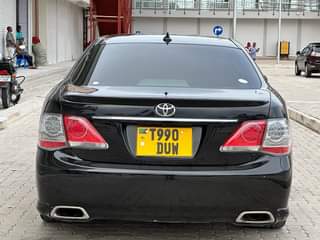 A picture of TOYOTA CROWN ATHLETE