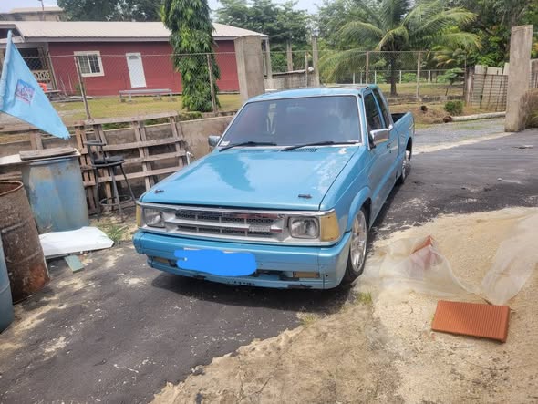 mazda b1600