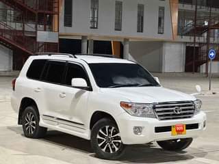 A picture of LAND CRUISER